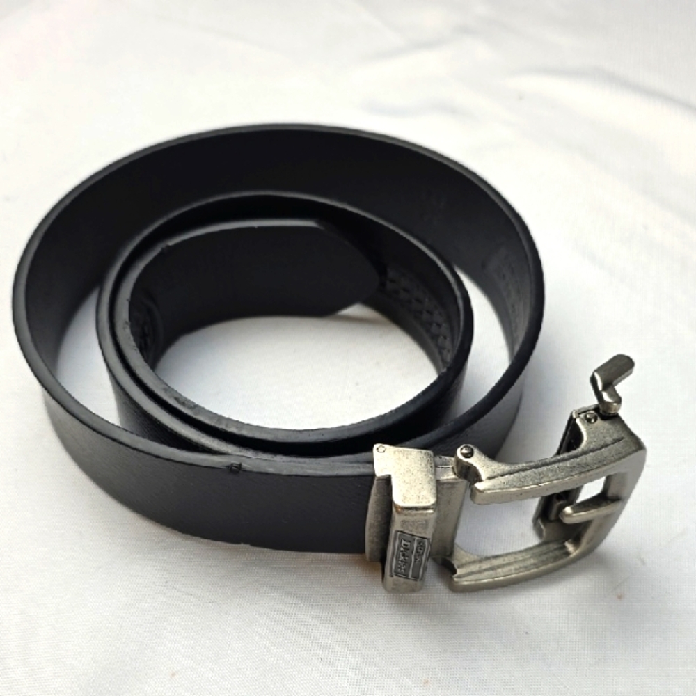 Dickies Men's Black Faux Leather Belt with Silver‎ Buckle Size 32 EUC